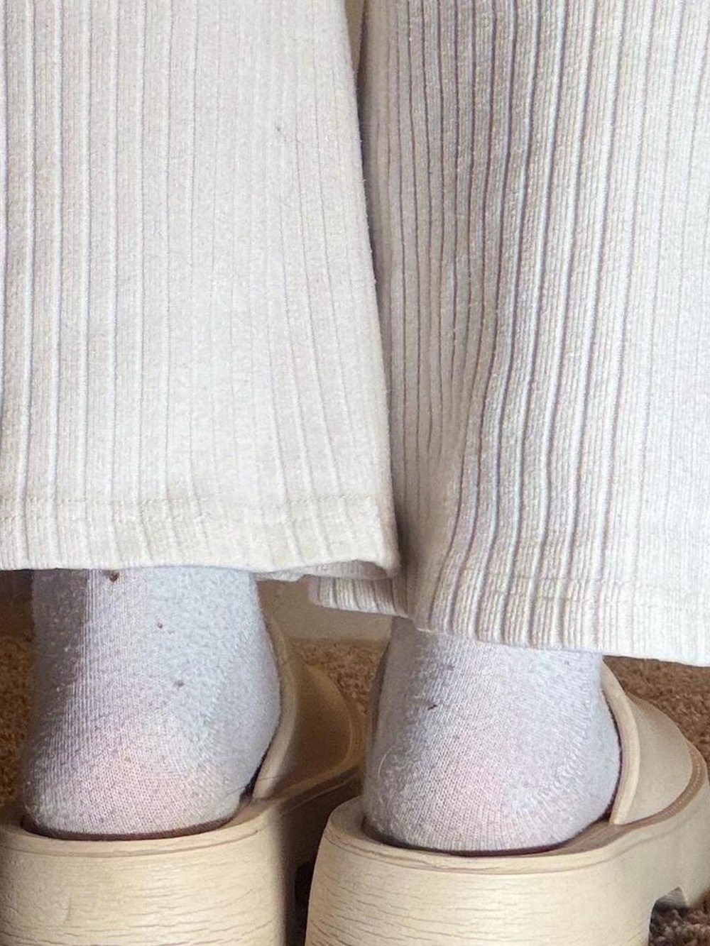 Urban Outfitters Cream Platform Clog Mules - Picture 5 of 5